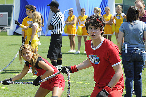  Her and nick jonas at DC games