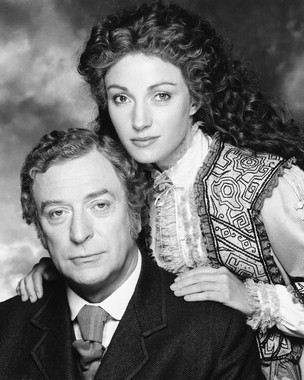  Michael Caine and Jane Seymour in Jack the Ripper