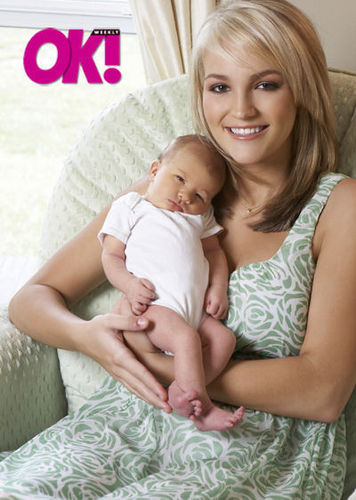  Jamie Lynn Spears with baby Maddie