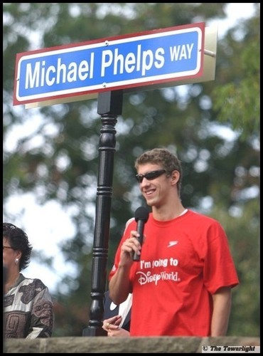  Michael Phelps 거리