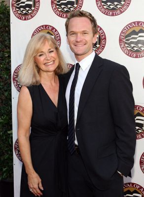  NPH and his TV-Mom