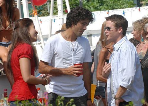  Vincent Chase and Eric Murphy greet a girl from back inicial in Queens, NY