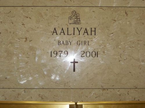 Aaliyah's grave