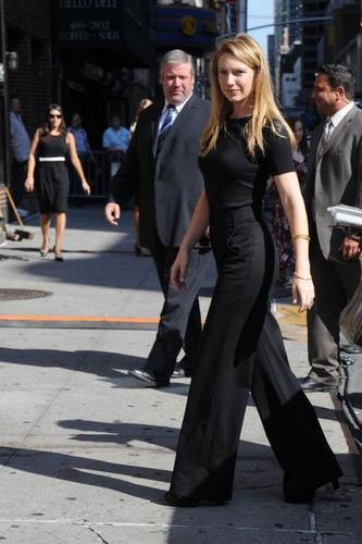 Anna arriving at Letterman