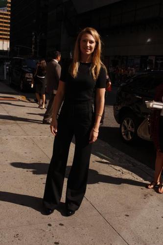 Anna arriving at Letterman