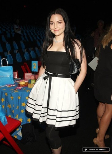  Amy Lee @ Betsey Johnson Spring 09 Fashion Show