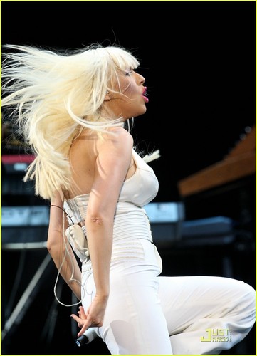 Christina Performs @ Africa Rising Festival in London