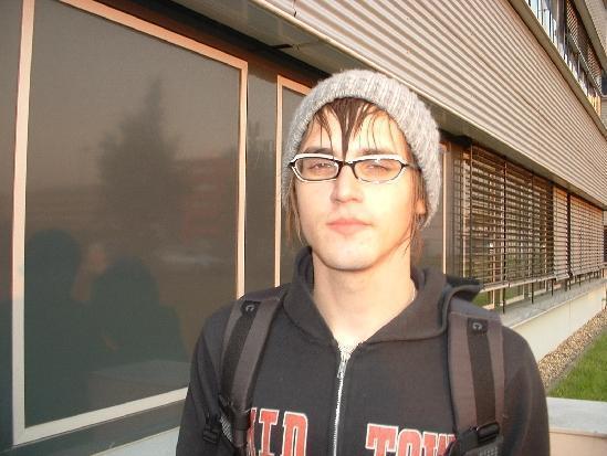 3. Mikey Way's Blonde Hair Evolution: From Bleached Tips to Platinum Locks - wide 10