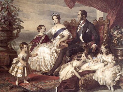  Queen Victoria, Albert and Family